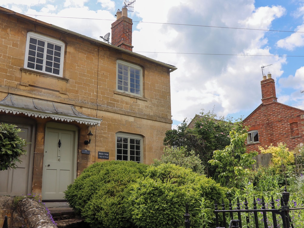 Blossom Cottage — 4-Star Luxury Hotel in Chipping Campden, United Kingdom