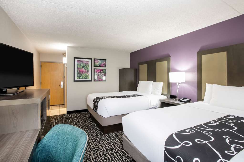 La Quinta Inn by Wyndham Davenport & Conference Center - photo 12