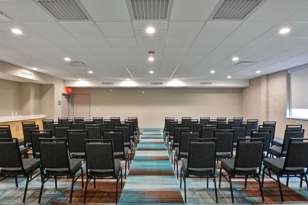 Home2 Suites by Hilton La Porte - photo 38