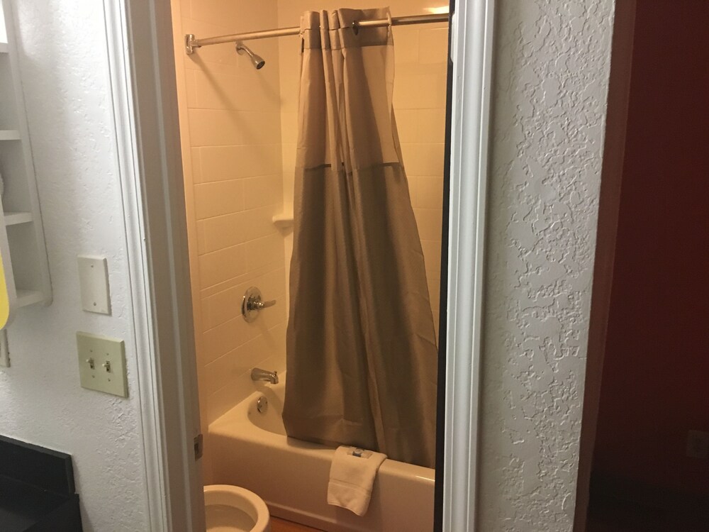 Days Inn By Wyndham Oklahoma City Nw Expressway - photo 31
