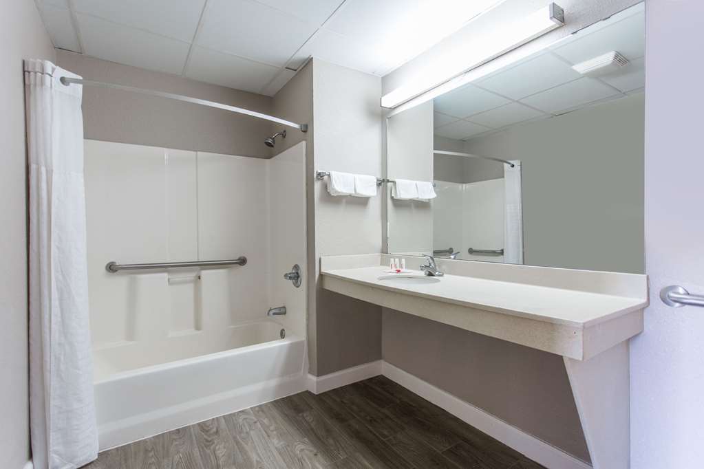 Super 8 by Wyndham Petersburg - photo 10