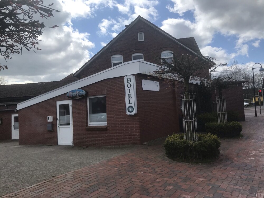 Hotel am Bahnhof — hotel in Schortens