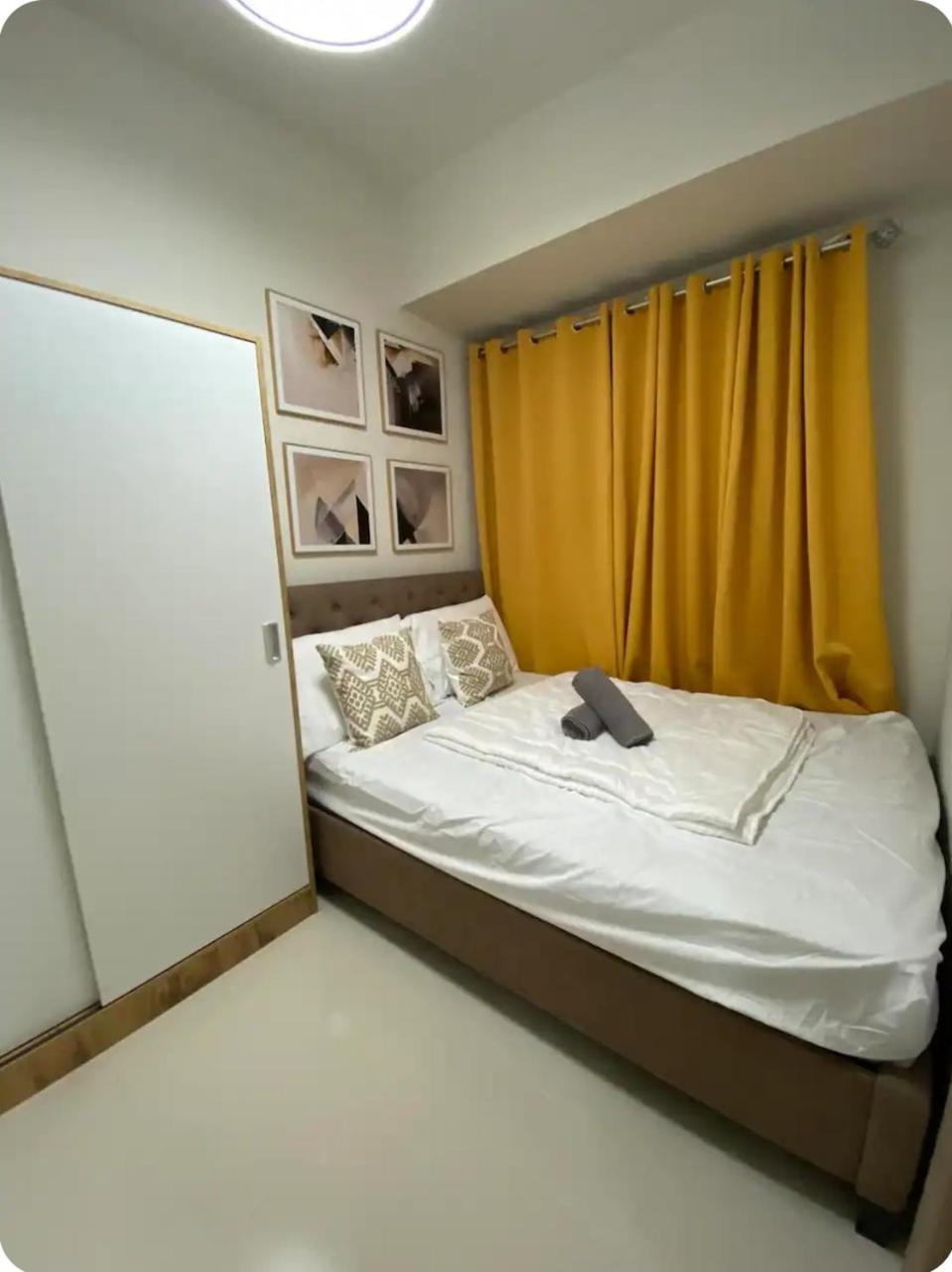 Happy Sunshine Staycation Moa near Airport — 4-Star Luxury Hotel in Manila, Philippines