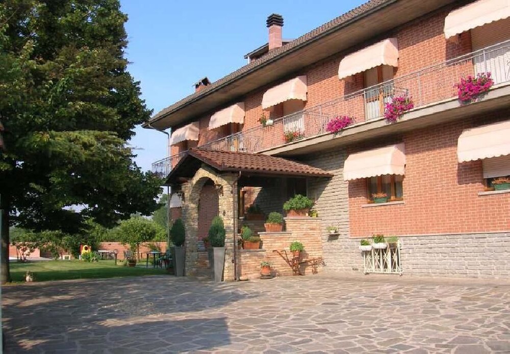 Ca D Gnese - last minute hotel in Castagnole Delle Lanze