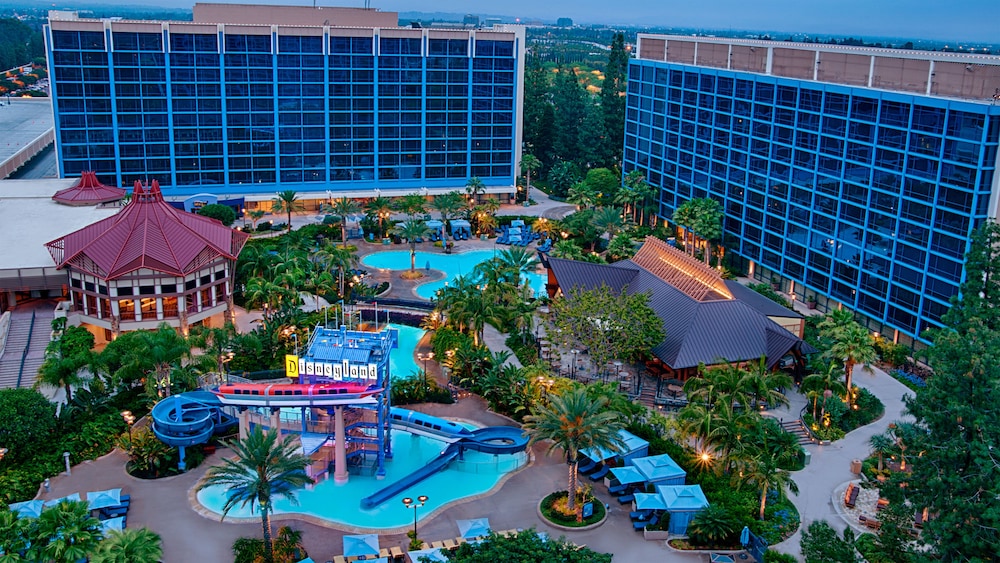 Disneyland Hotel - photo 44