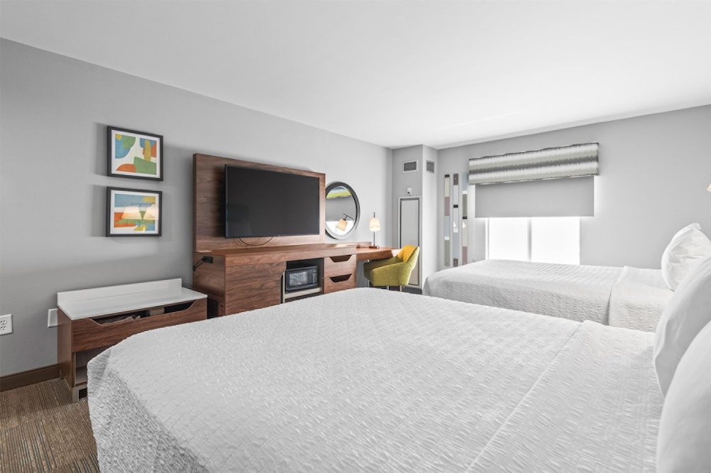 Hampton Inn Columbus North - photo 19