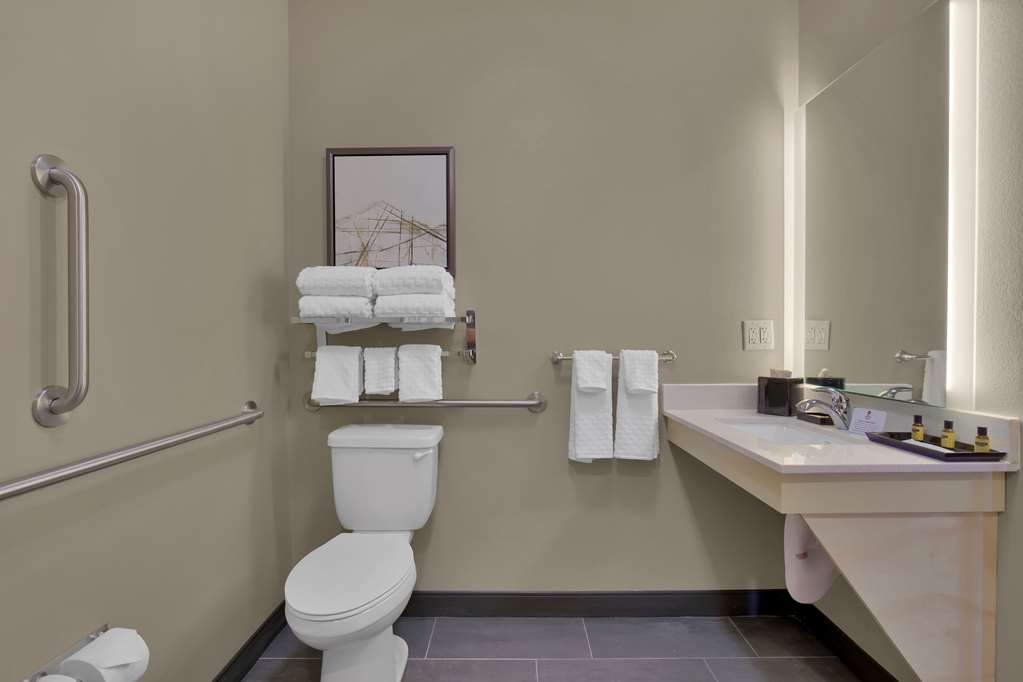 Best Western Plus Fillmore Inn & Suites - photo 39