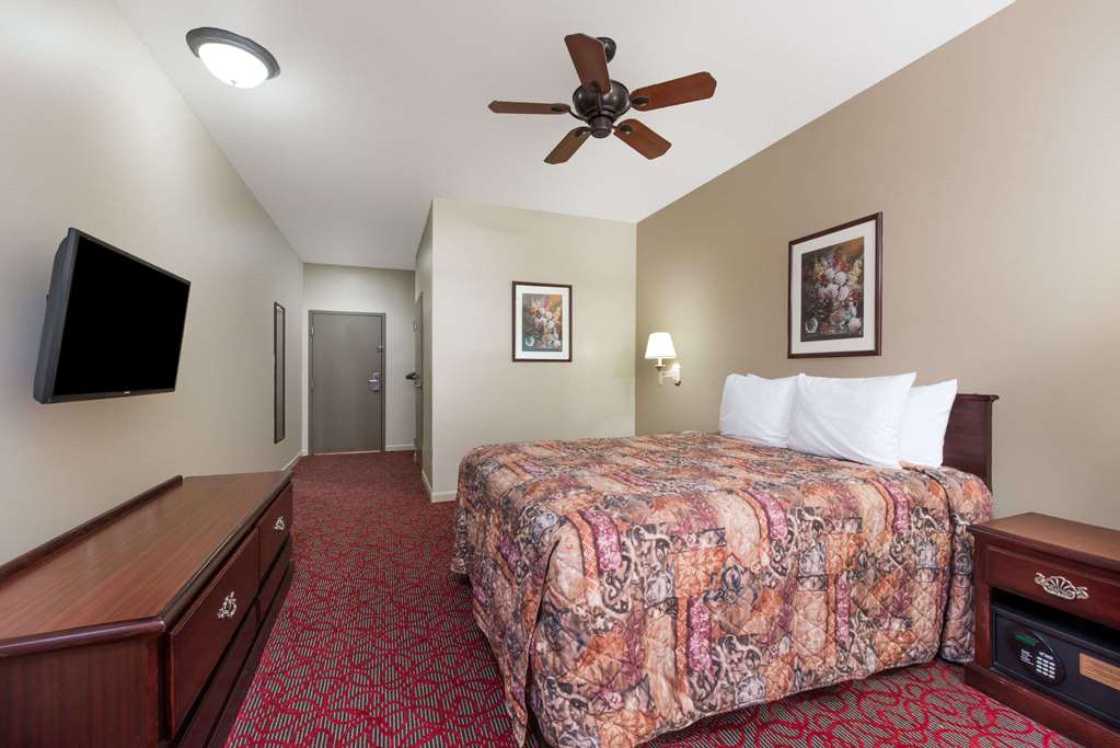 Days Inn by Wyndham St Peters St Charles - photo 9