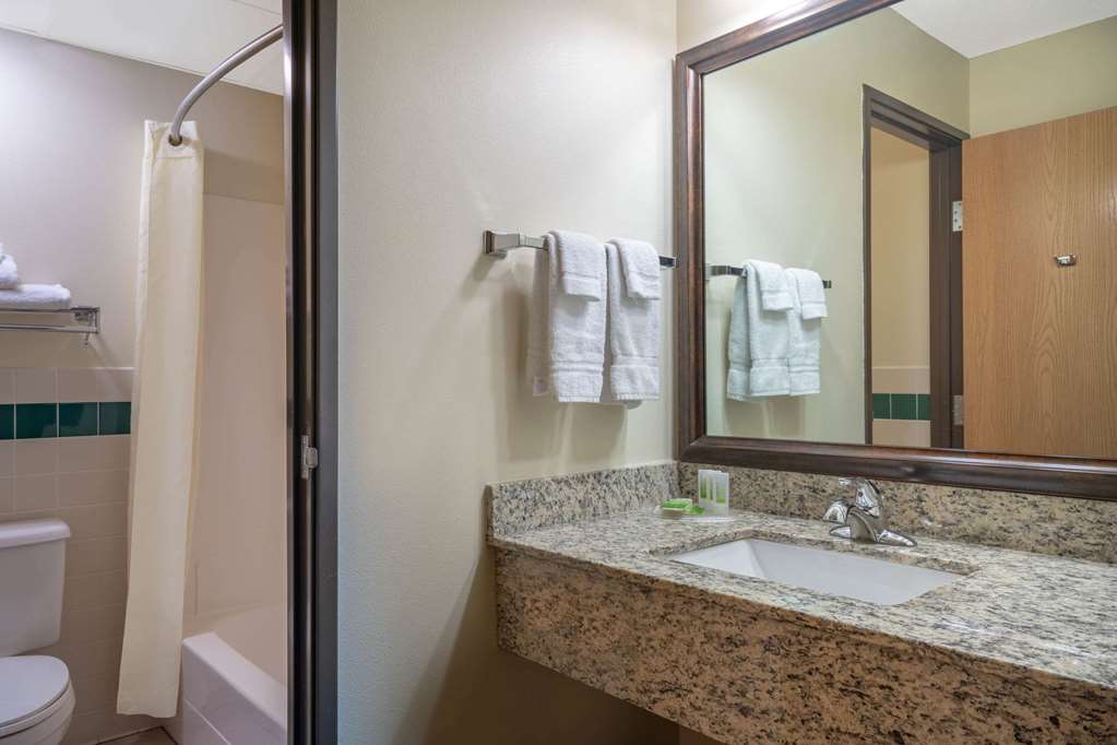 AmericInn by Wyndham Coon Rapids - photo 22