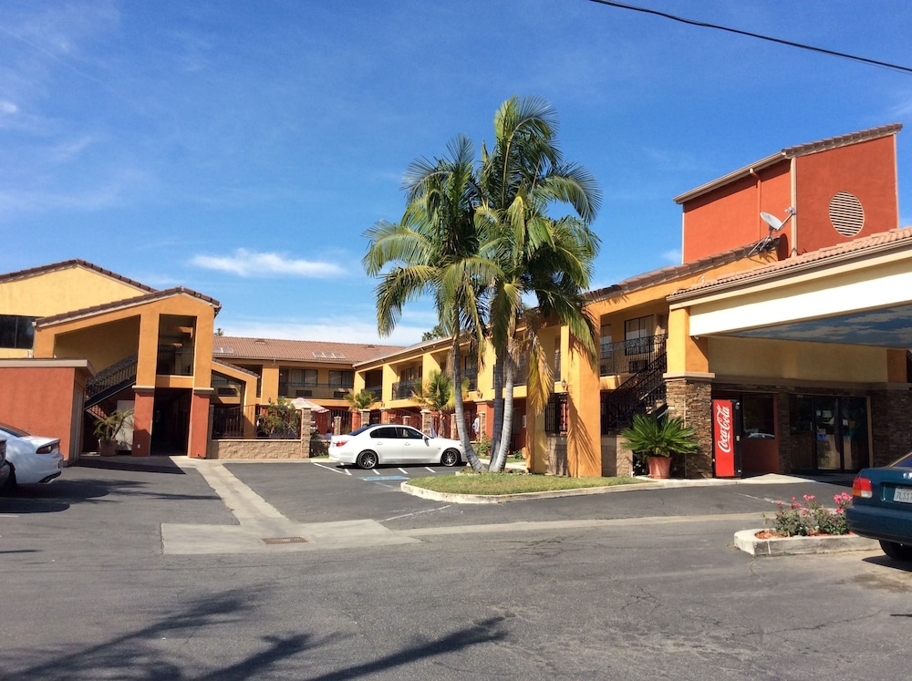 Azusa Inn Motel - photo 38