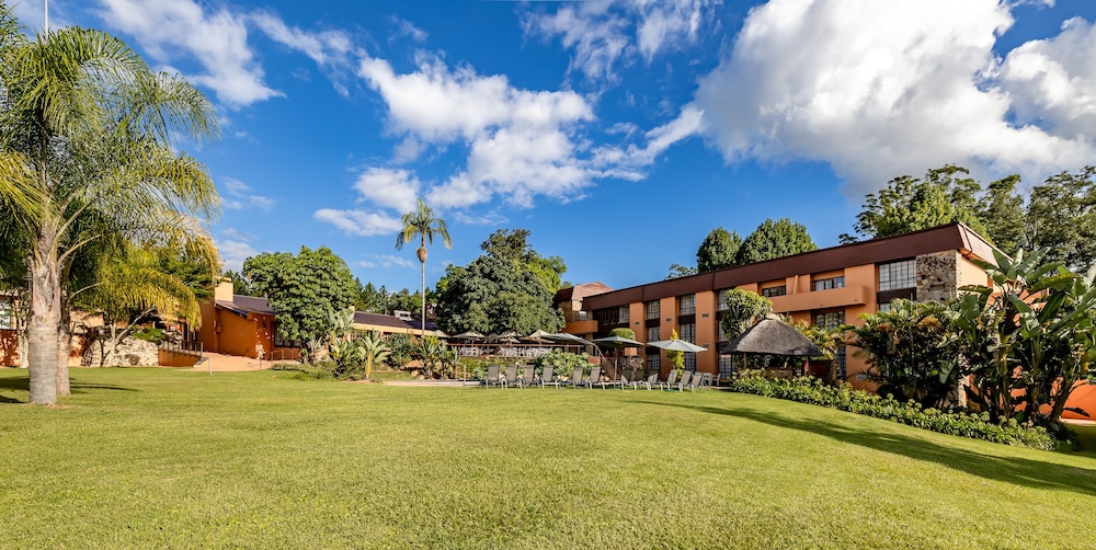 African Sky Hotels Pine Lake Inn in White River, South Africa