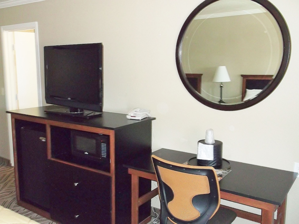Banfield Value Inn - photo 18