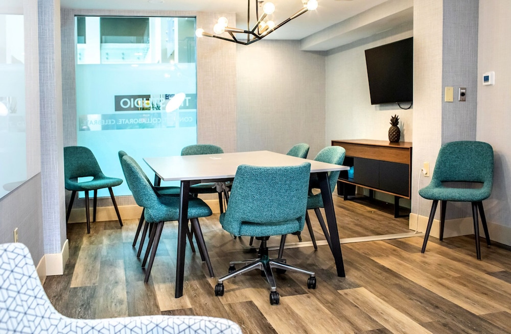 Crowne Plaza Charleston Airport Conv Ctr by IHG - photo 80