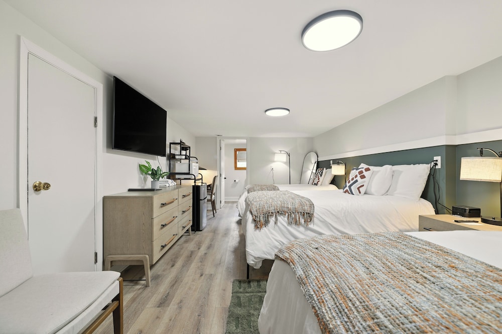 Hillside Motel LLC - photo 3