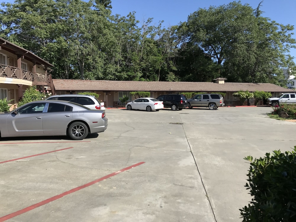 Red Bluff Inn - photo 27