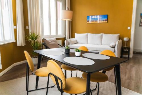 Le Turenne a 400 M de la Plage in Dunkerque, France