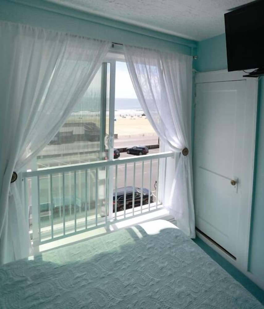 Mayfair Hotel - photo 7
