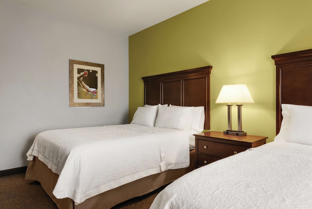 Hampton Inn & Suites Mishawaka South Bend at Heritage Square - photo 19