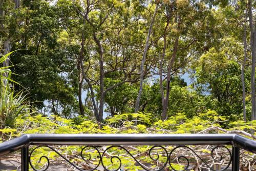 Bayona 2 Family Beach Charm — Noosa Heads