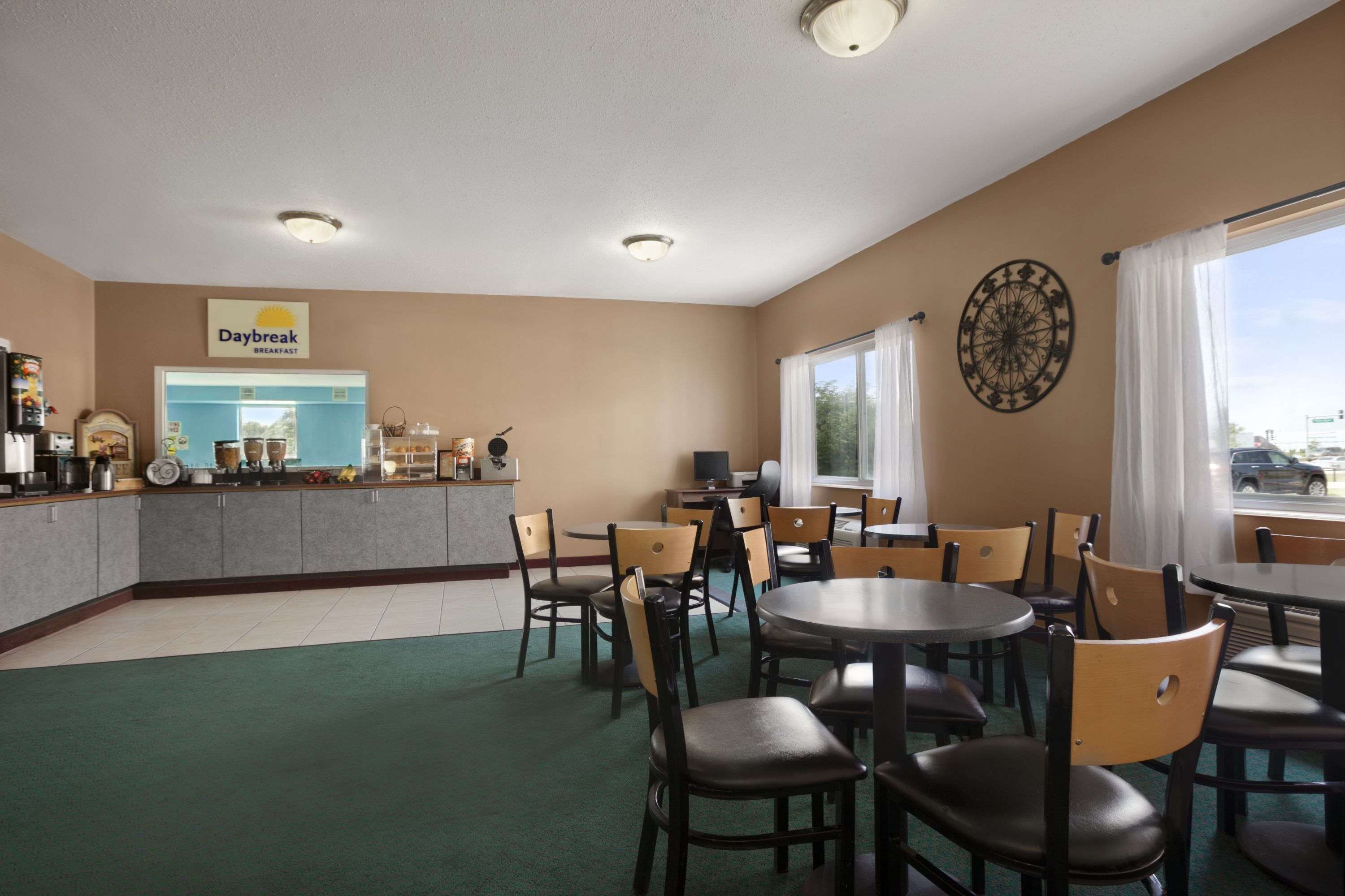 Days Inn & Suites by Wyndham Romeoville - photo 21