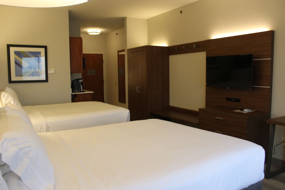 Holiday Inn Express & Suites Mansfield by IHG - photo 23
