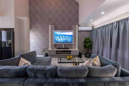 Chez Winnie Comfort Cozy and Styled — 4-Star Luxury Hotel in Bloemfontein, South Africa