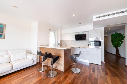 New Five Star Superior Apartment