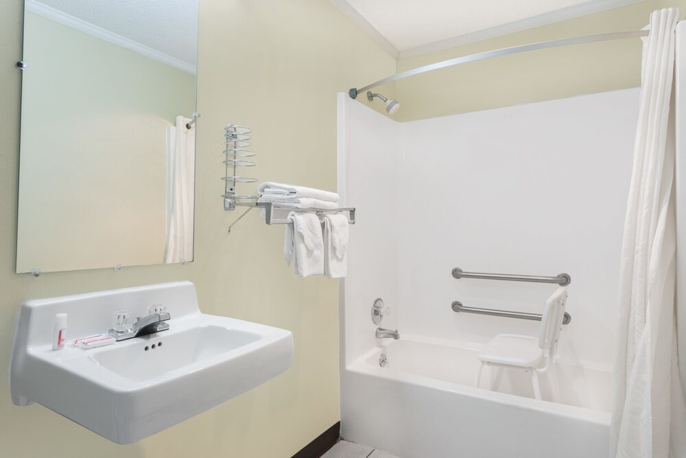 Economy Inn - photo 22