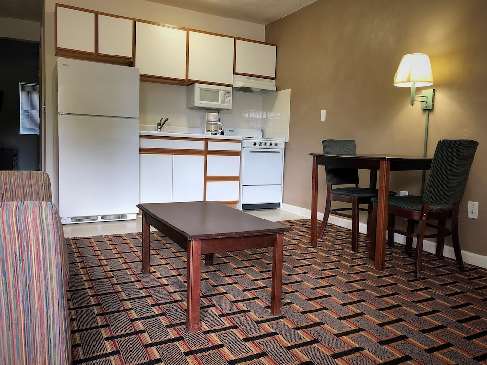 Affordable Suites Burlington - photo 29