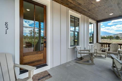 Whitewater Villa 5BR Luxury Retreat with Hot Tub — 4-Star Luxury Hotel in Buena Vista, United States