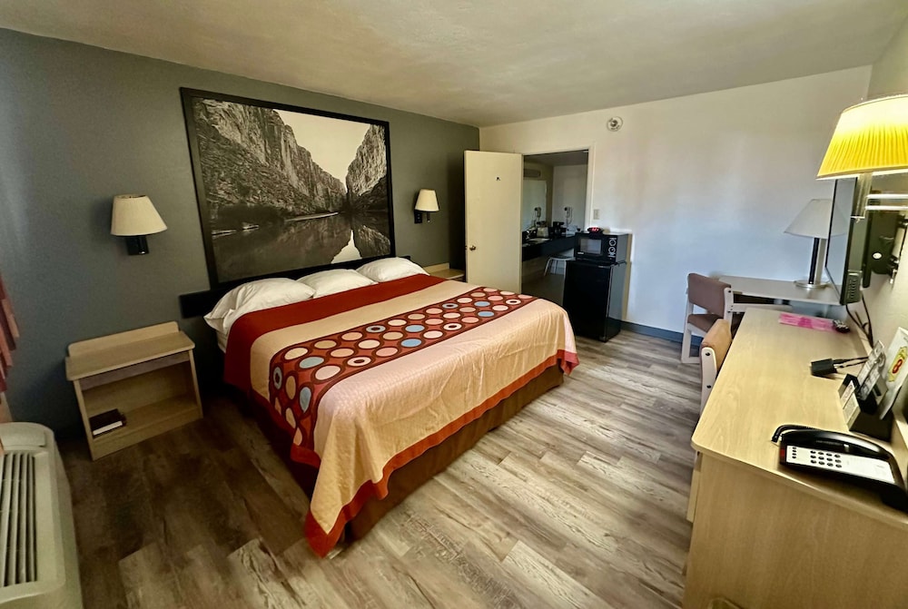 Super 8 by Wyndham Athens TX - photo 6