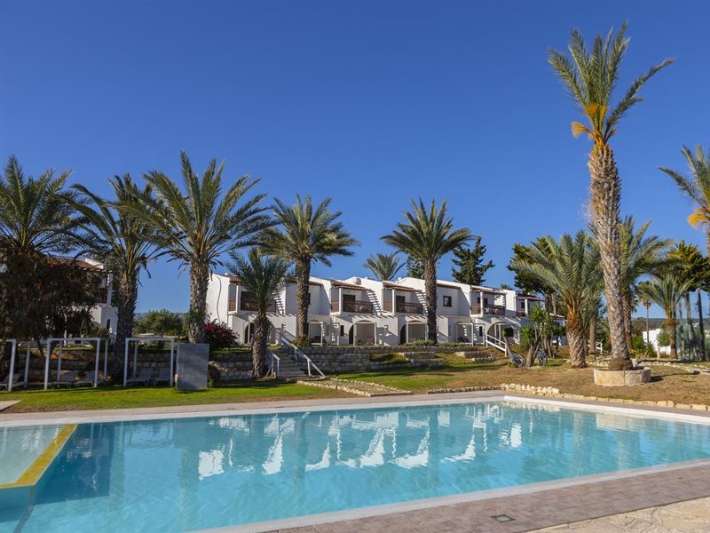 Latchi Family Resort — Polis