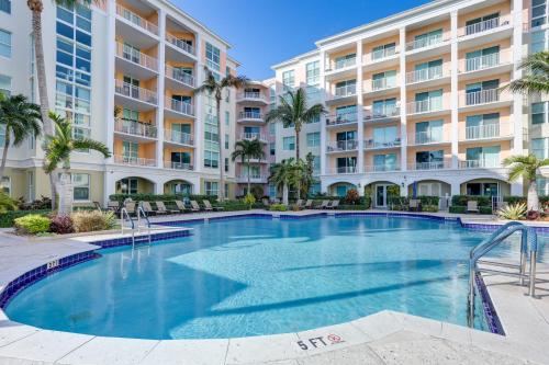Lantana Condo with Balcony 11 Mi to Palm Beach — 4-Star Luxury Hotel in Lantana, United States