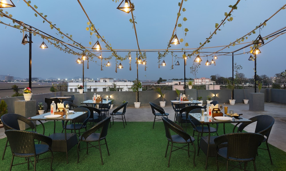 Treebo Dream Palace - carbon neutral hotel in Jaipur