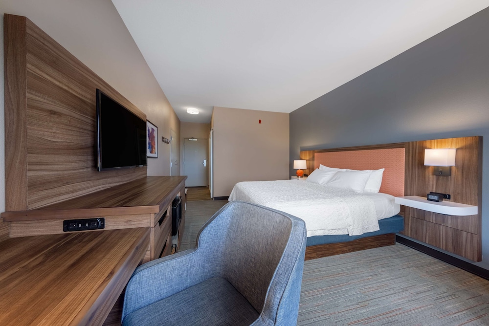 Hampton Inn St. Robert Ft. Leonard Wood - photo 8