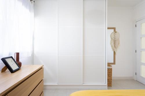 Acogedor Apartamento con vistas al mar en Costa Adeje — 4-Star Luxury Hotel in Adeje, Spain