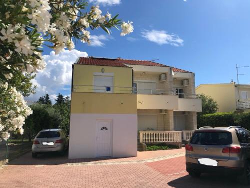 Apartment Villa Vesna — 4-Star Luxury Hotel in Privlaka, Croatia