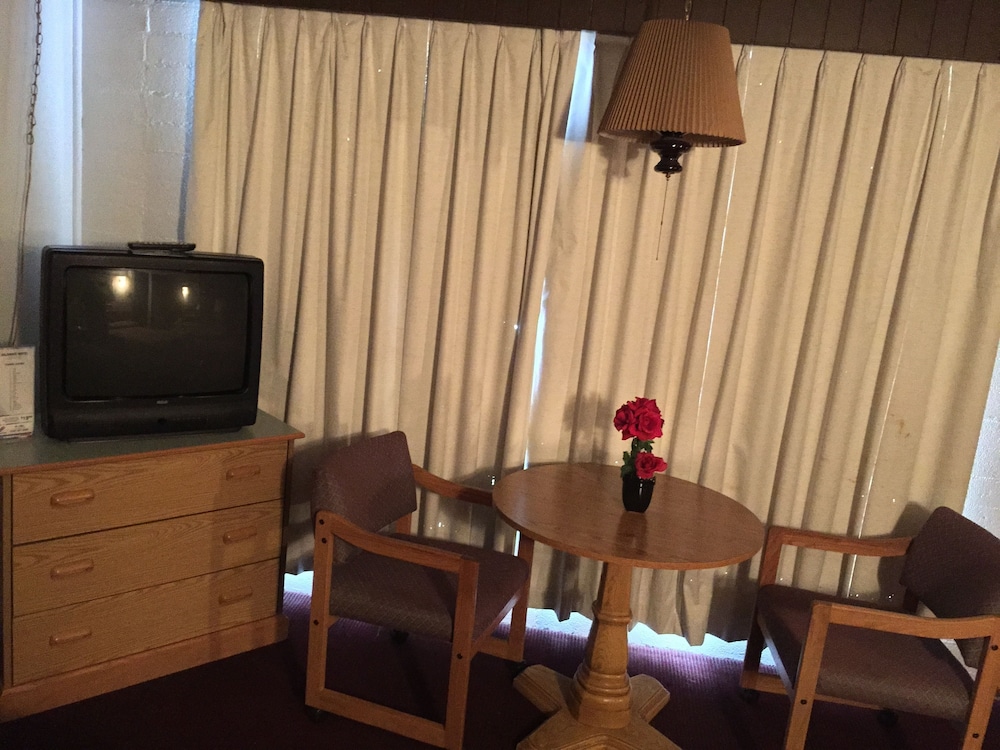 Hilander Motel - photo 8