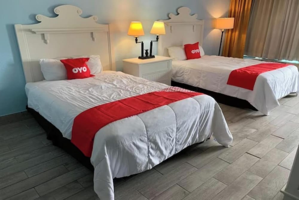 OYO Hotel Dundee By Crystal Lake - photo 22