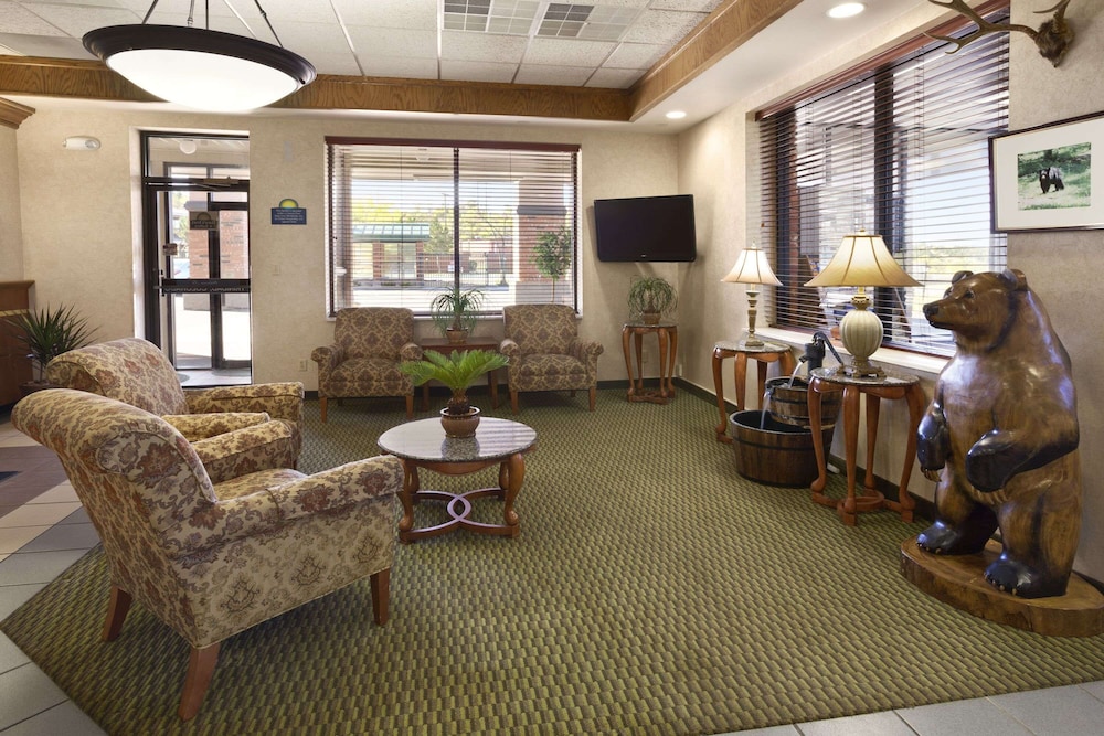 Days Inn & Suites by Wyndham Trinidad - photo 6