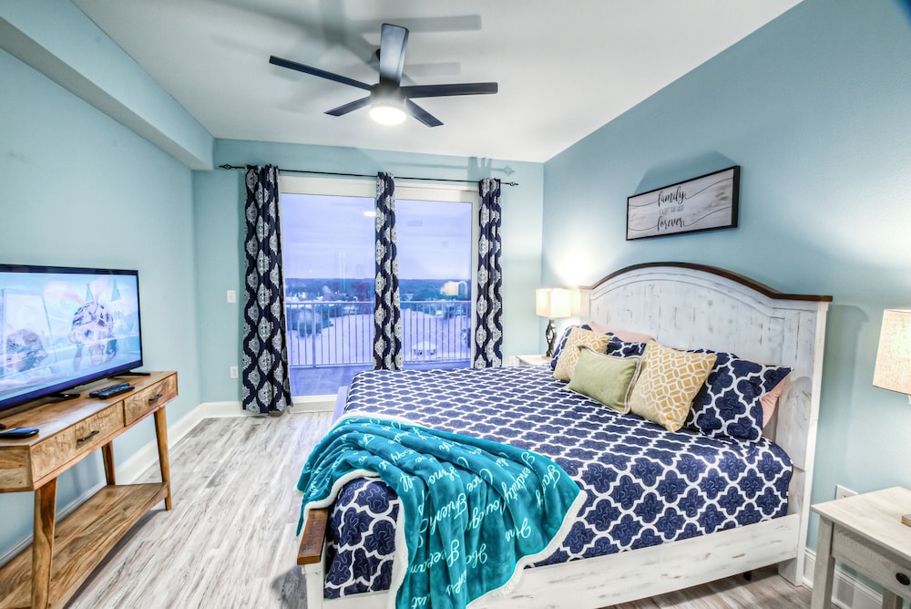 Laketown Wharf Resort by Aneliya's Rentals - photo 128