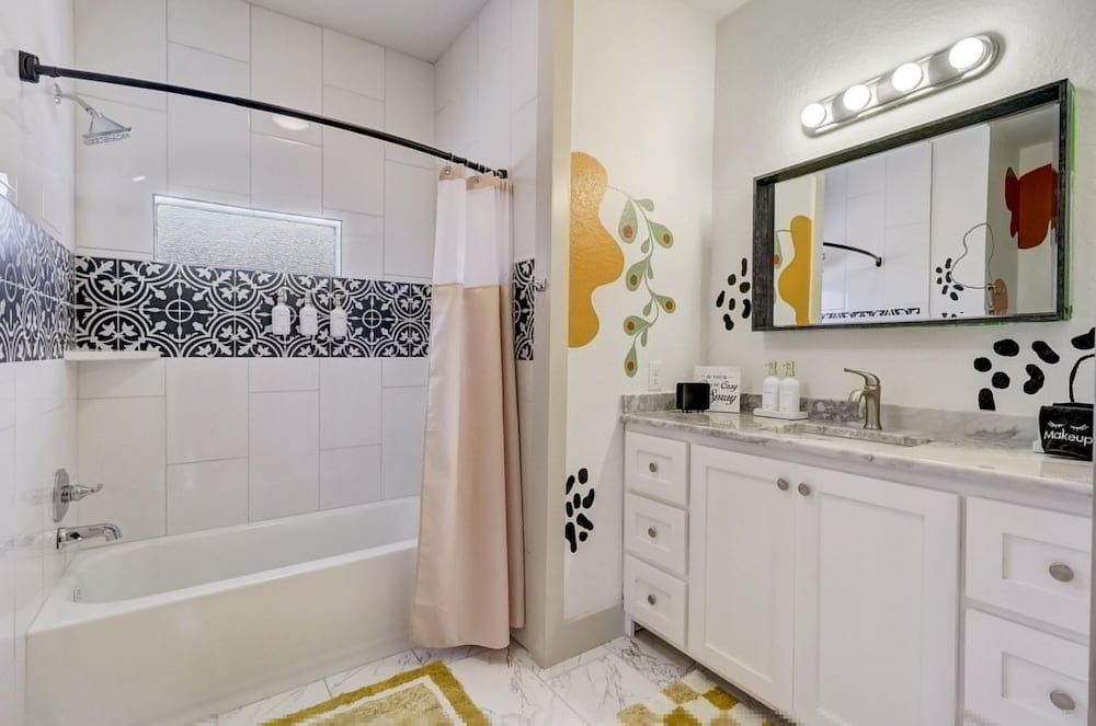 The Retro Retreat Close to Downtown Fort Sam - photo 14