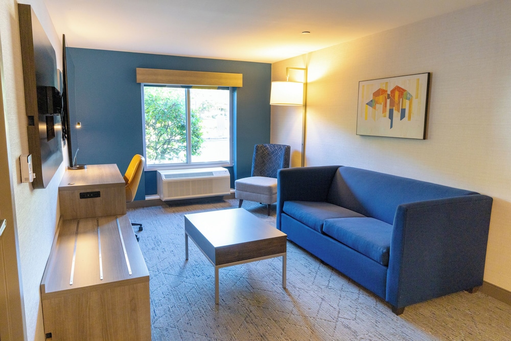 Holiday Inn Express Hotel of Neptune by IHG - photo 62