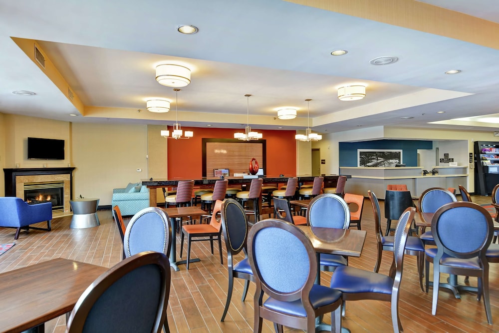Hampton Inn Scranton at Montage Mountain - photo 3