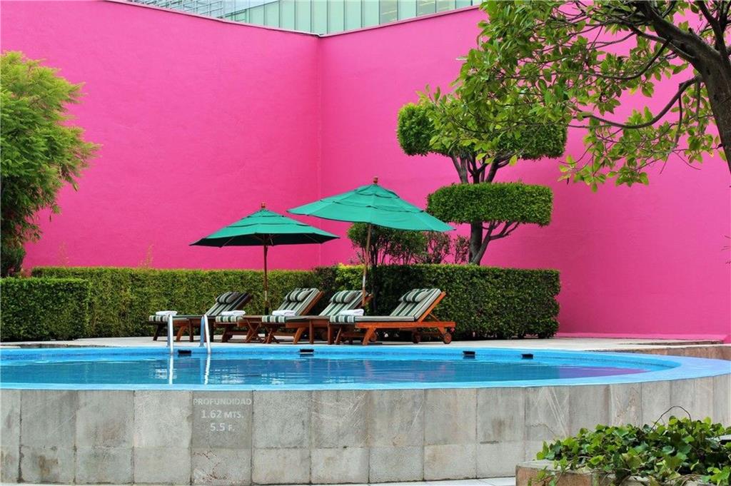 Exclusive pool for suites