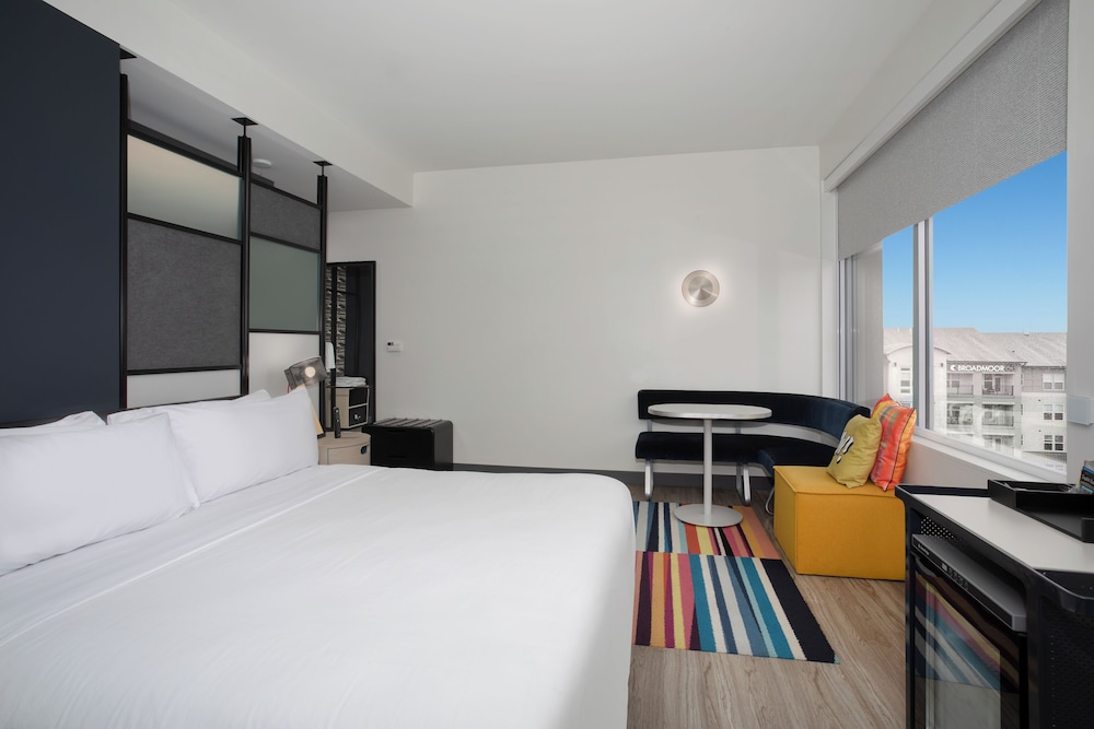 Aloft Omaha Aksarben Village - photo 11