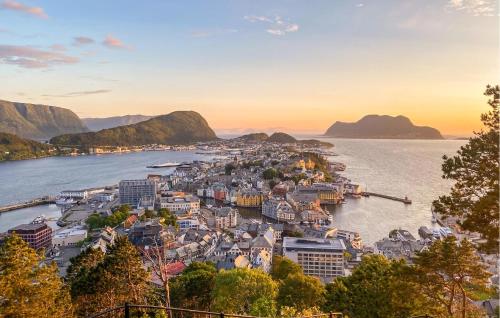 1 Bedroom Stunning Apartment In Ålesund — 4-Star Luxury Hotel in Alesund, Norway