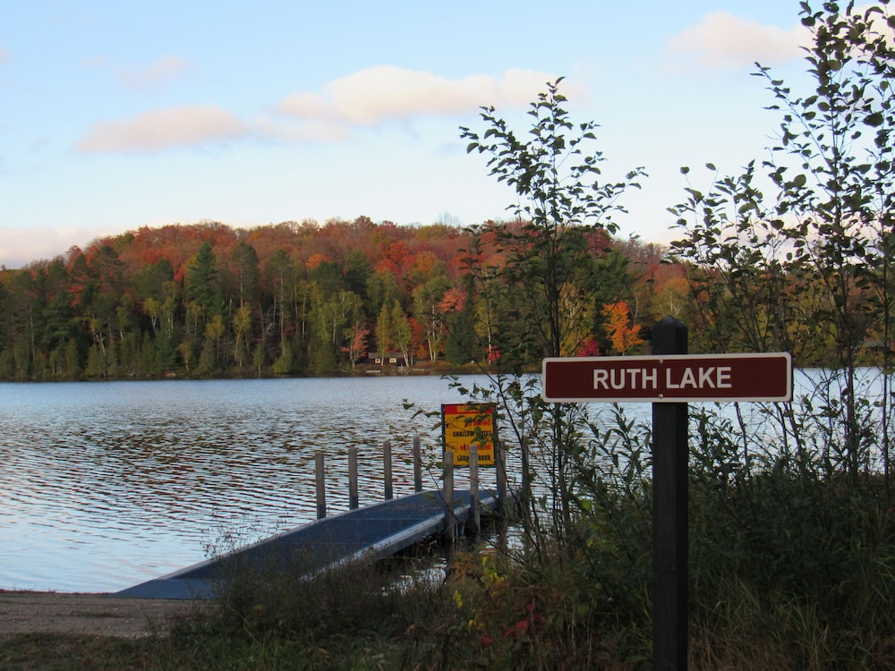 Three Lakes Motel - photo 25