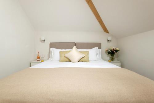 Barrow Hill Barns - carbon neutral hotel in Petersfield