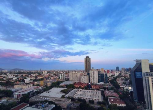 Stylish High Rise Escape Pool Hot Tub & Cinema — 4-Star Luxury Hotel in Mexico City, Mexico